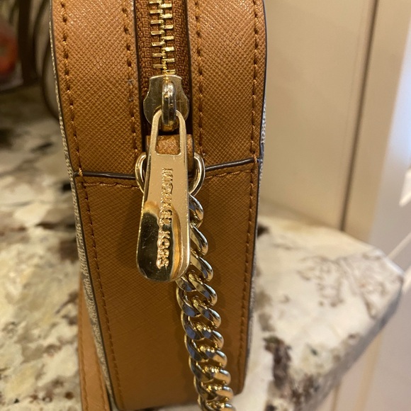 Michael Kors crossbody bag - Picture 6 of 9